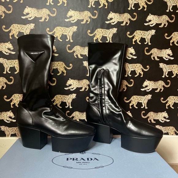 Worn once boots from Prada’s FW collection, includes original box - Picture 5 of 8